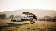 Flugtag Sinsheim 2026: Stearman, YAK-Kunstflug und Ballonglühen im Kraichgau